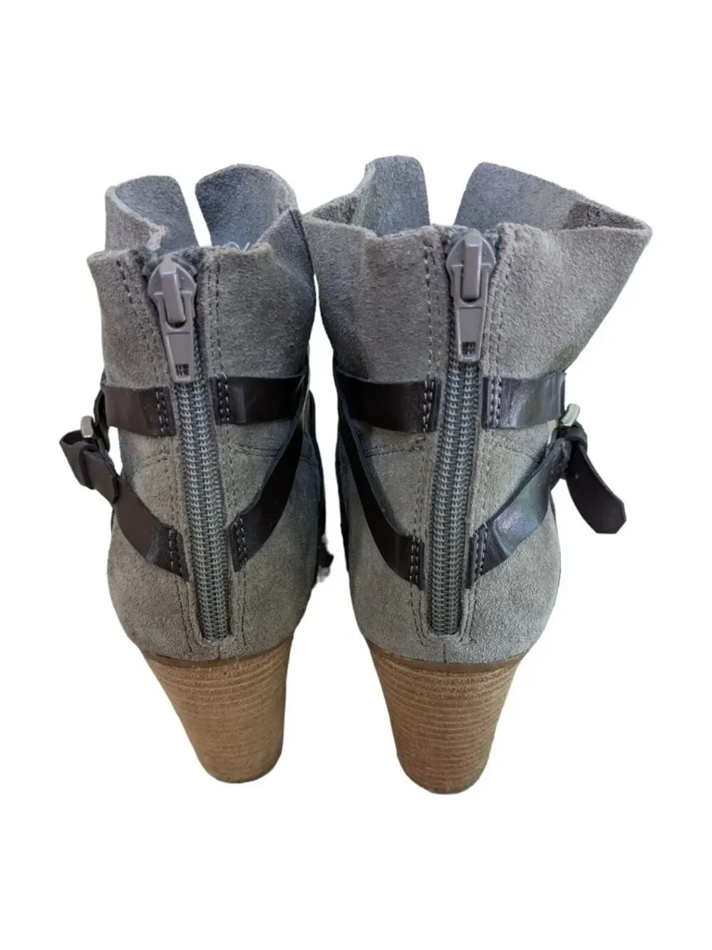 𝅺Carlos Santana size 8.5 suede Heeled Ankle booties Straps